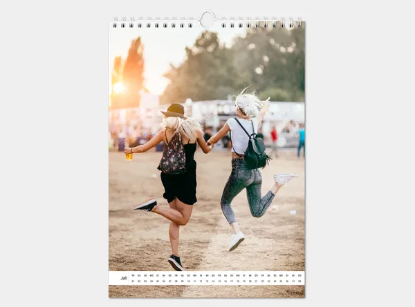 Wand Echtfotokalender A4 hoch online gestalten