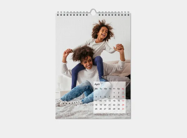 Foto-Wandkalender mit Premiumpapier gestalten A4 hoch